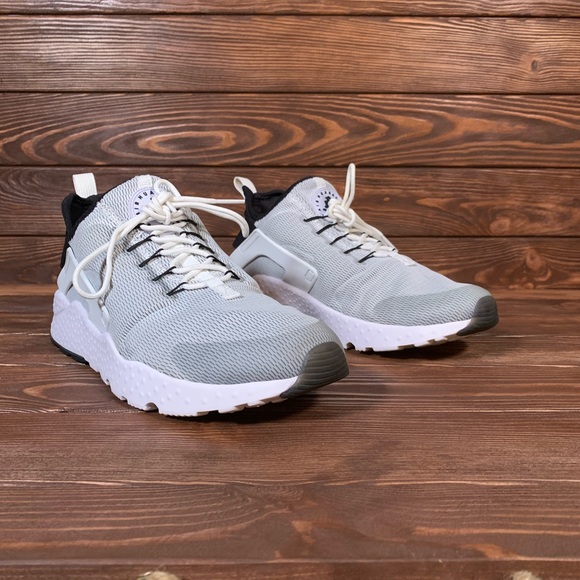 Nike Shoes - WMNS Nike Air Huarache Run Ultra